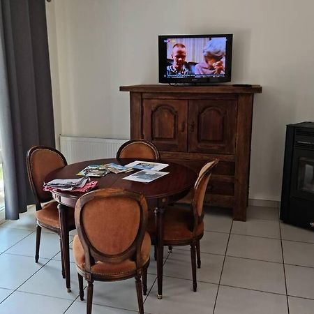 Maison Centre De Bellegarde Avec Jardin Et Terrasse Equipee D'Un Salon De Jardin Et D'Un Barbecue Cuisine Equipee 3 Chambres Avec 2 Lits Double 140X190 Et 2 Lits Simple Chauffage Poele A Granules Parking Gratuit Devant La Maison Bellegarde-du-Loiret Exteriör bild